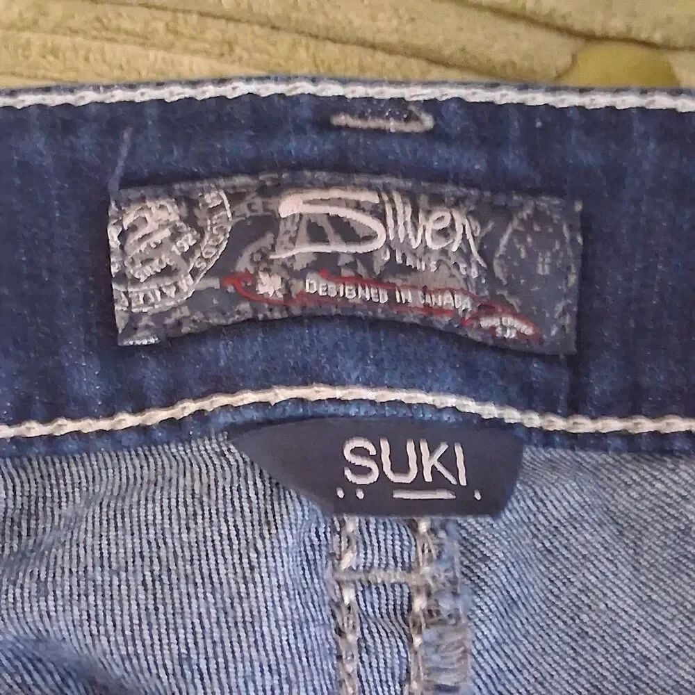 Silver Jeans Co Suki Mid Capri Dark‎ Wash Women's Size 31 Western Glove Works